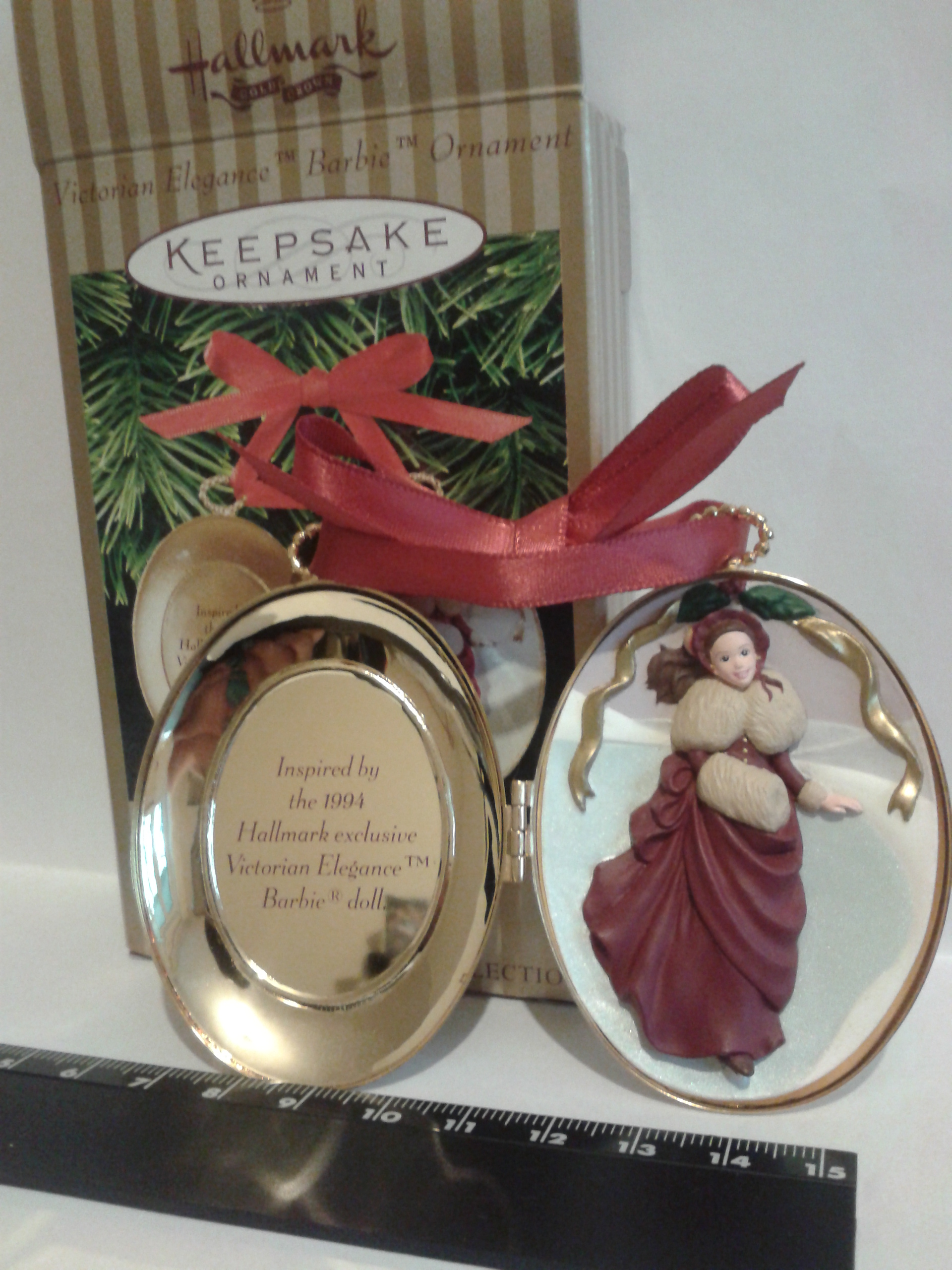 Коллекционный медальон с фигуркой Барби внутри, 97 г.