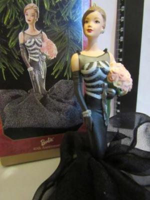 Статуэтка Холмарк Барби 40-ая годовщина 1999