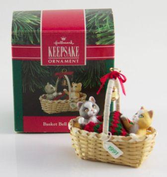 Фигурка "Котята играют в корзинке" 1991 год