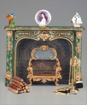 Камин мраморный (зеленый) декорированный