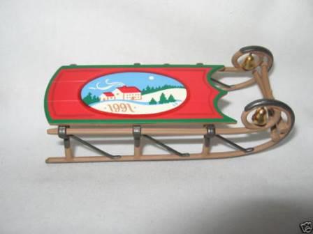 Новогодний декор "Старинные санки с колокольчиками" 1991