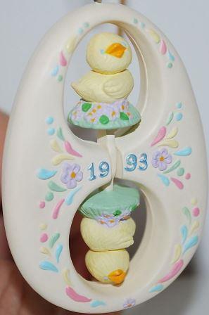 Пасхальное Яйцо с вращающимися Цыплятами, 93 г.