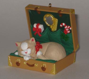Статуэтка/фигурка/елочная игрушка Кошка в чемодане. Винтаж. 1997г.