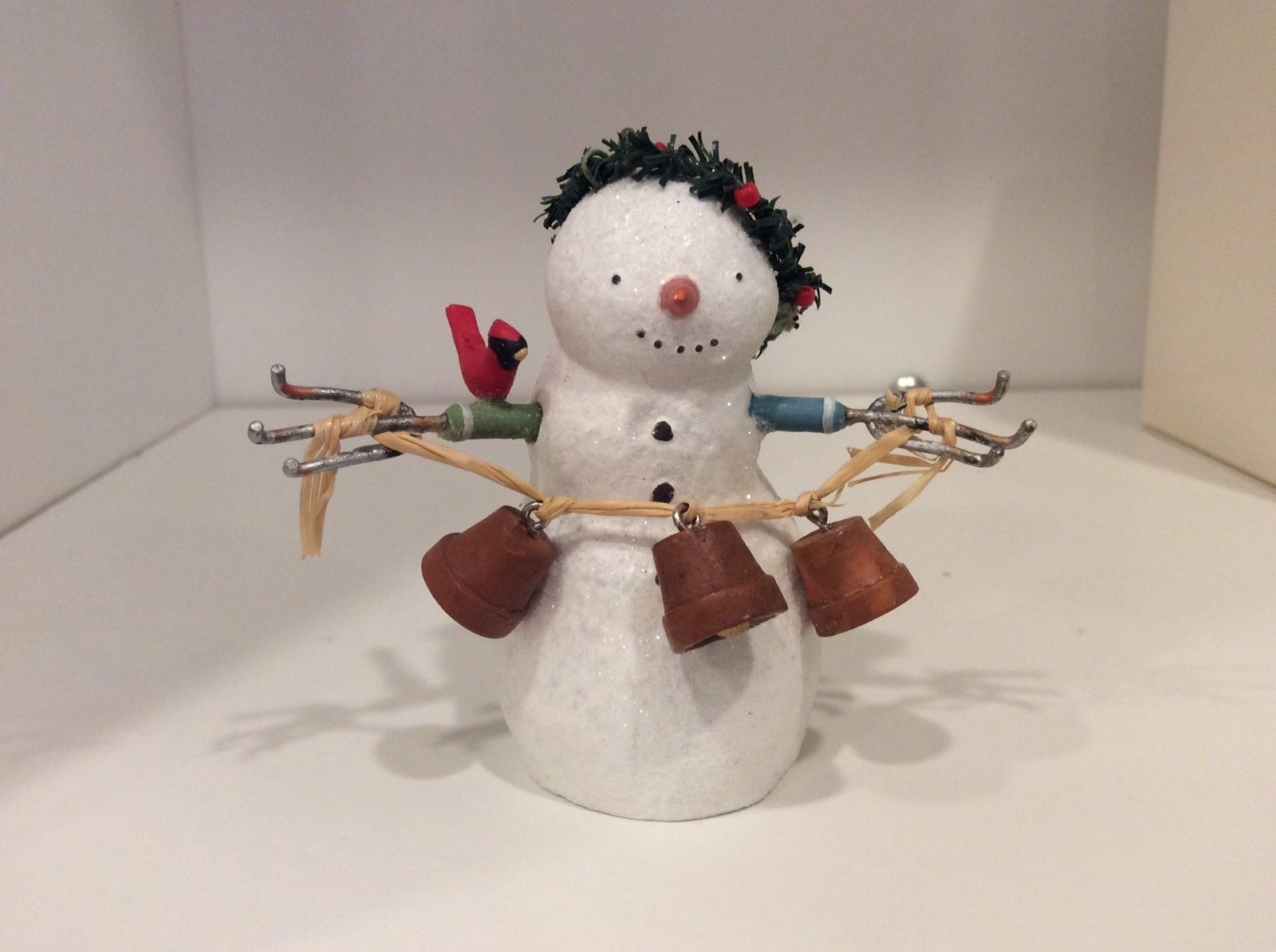 Фигурка/Елочная игрушка Снеговик с колокольчиками