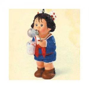 Фигурка Девочка с мыльными пузырями 99г.