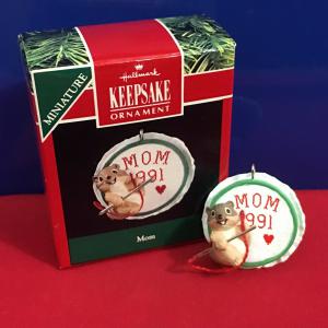 Миниатюрный подвес Мама 91г. Винтаж