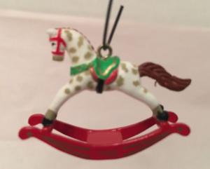 Миниатюра кукольная Лошадка-качалка в яблоках 88г. Винтаж