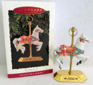 Декор для дома Фарфоровая Лошадка-Карусель на подставке, с куколкой 94г.