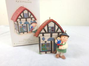 Елочная игрушка светящаяся Немецкий дом с мальчиком