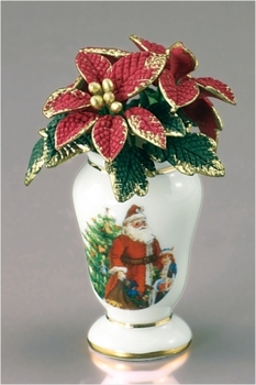 Напольная ваза с рождественским букетом