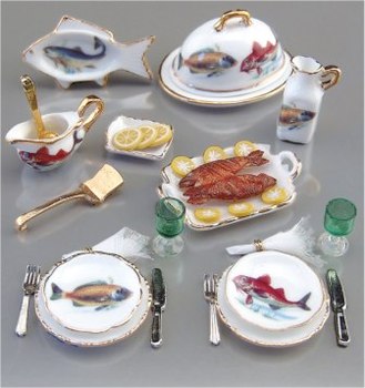 Обед. Сервиз с рыбой