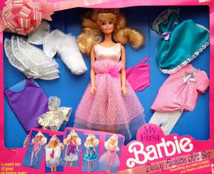 Винтажный набор Моя первая Барби с комплектами одежды и обуви 91г.