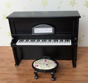 Кукольная миниатюра Пианино
