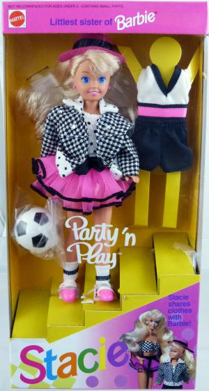 Кукла сестренка Барби Стейси с набором одежды "Вечеринка и Игра" 92г.