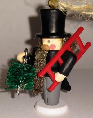 Миниатюра кукольная Щелкунчик-трубочист 99г.