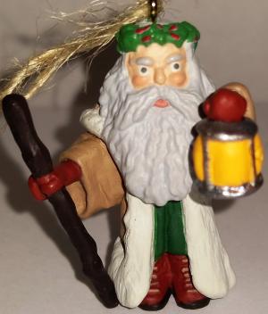 Миниатюра кукольная Дед мороз с фонарем и посохом 95г. Винтаж