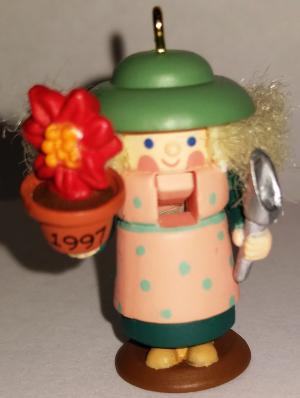 Миниатюра кукольная Щелкунчик-садовник 97г.