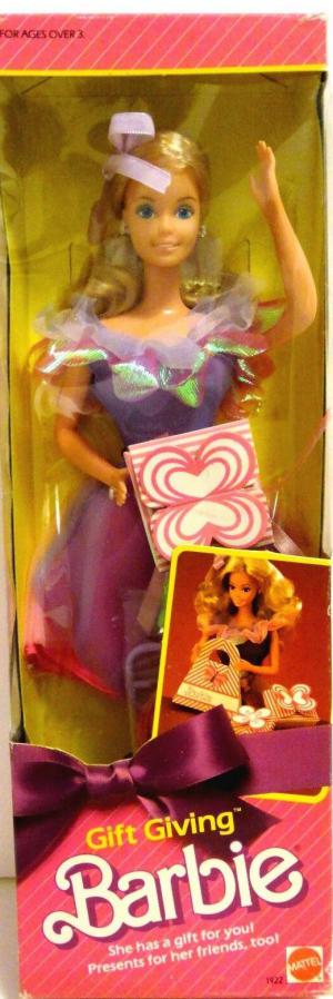 Винтажная кукла Барби Дарить подарки 85г.
