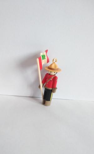 Миниатюра Солдатик с флагом 97г.