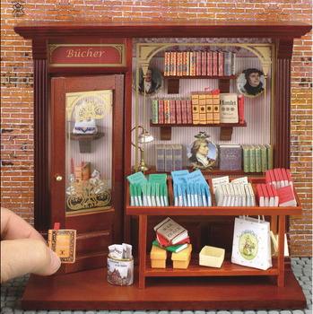 Миниатюрный магазин "Книги"
