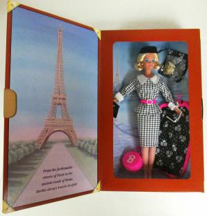 Коллекционная кукла Барби Международные путешествия, с браслетом для девочки, 95г.