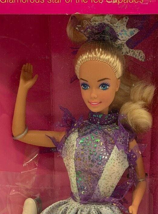 Ice barbie. Ice capades Barbie 1990. Барби Ледовое шоу. Кукла Барби 80-90 с нежным макияжем в коробке. Ice capades Barbie, Mattel, 1990.