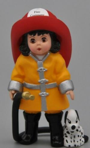 Миниатюрная фигурка Мадам Александер, Венди-пожарный, 97 г.