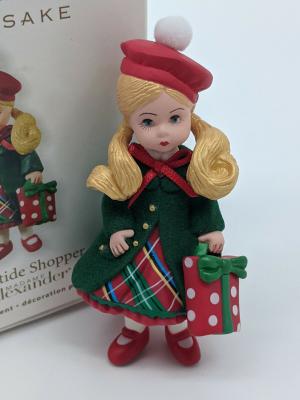 Фигурка Мадам Александер Праздничные покупки, 11 г.