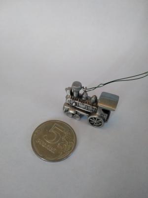 Миниатюрный паровоз. Металл
