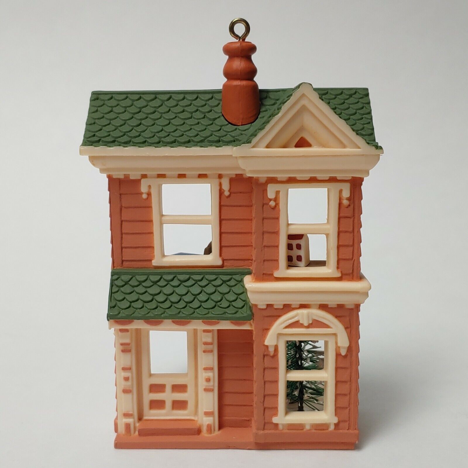 Винтажный новогодний декор Дом с интерьером, Кукольный домик, 84 г. -  Hallmark Victorian Dollhouse 1984 Nostalgic Houses & Shops - купить  недорого в Доллс-Миниатюр ру - Dolls-Miniature.ru