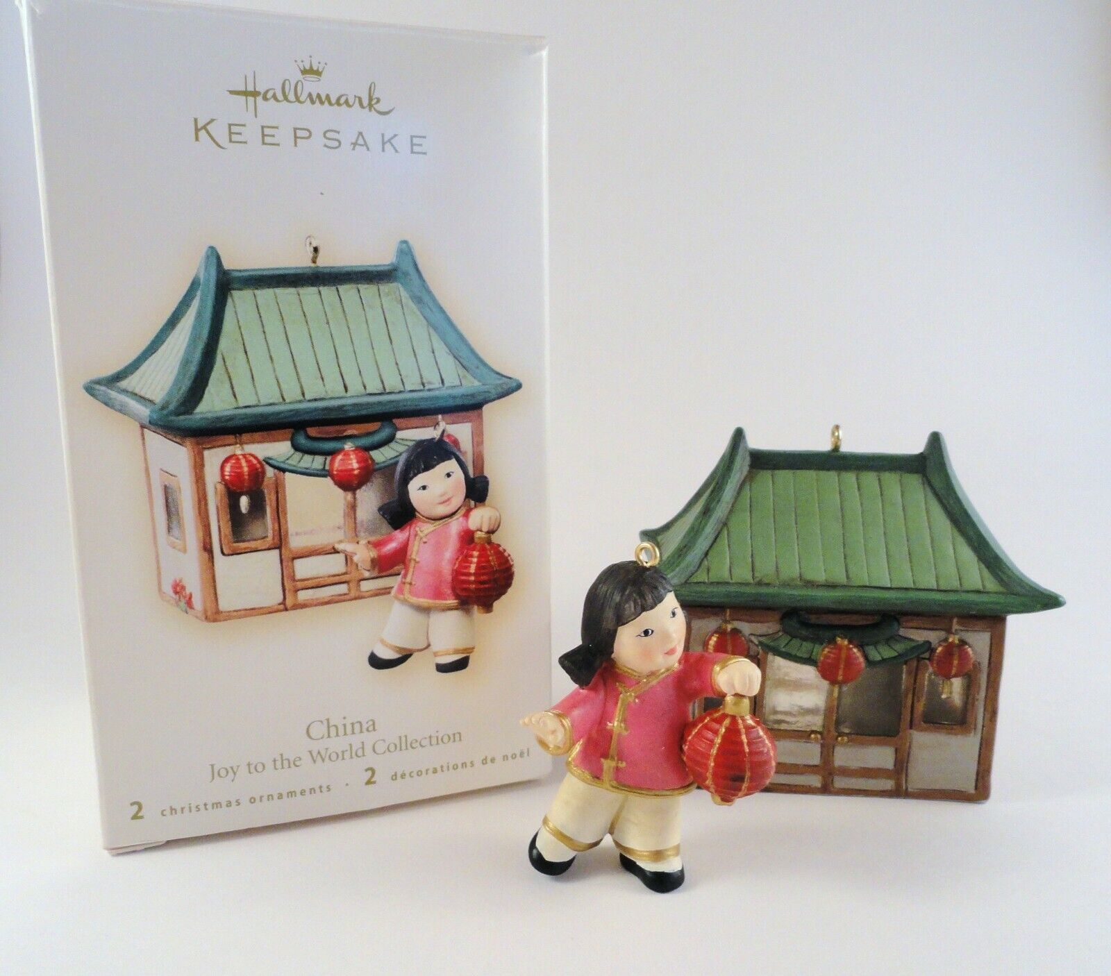 Елочная игрушка светящаяся Китайский дом с девочкой, 2007 г. - Hallmark  Keepsake Ornament Joy To The World Collection China 2007 - купить недорого  в Доллс-Миниатюр ру - Dolls-Miniature.ru