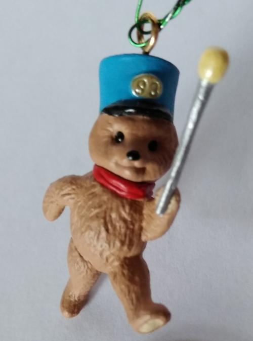 Кукольная миниатюра Мишка Тедди тамбурмажор