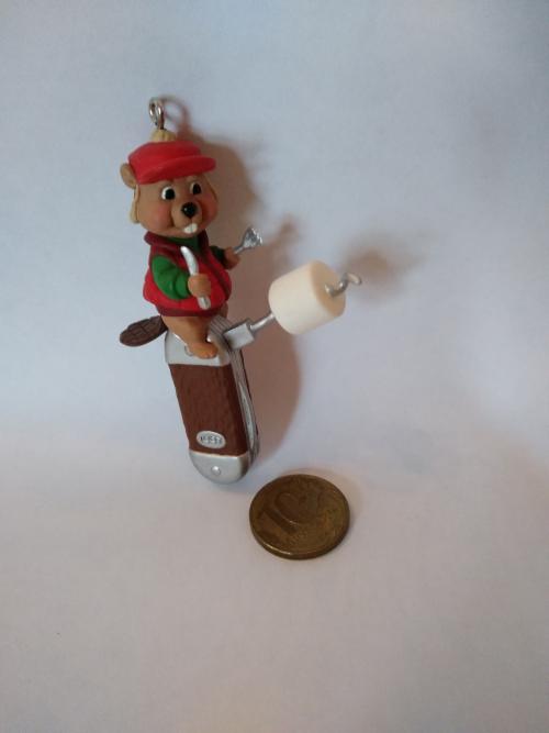 Игрушка на елку Бобер с маршмеллоу