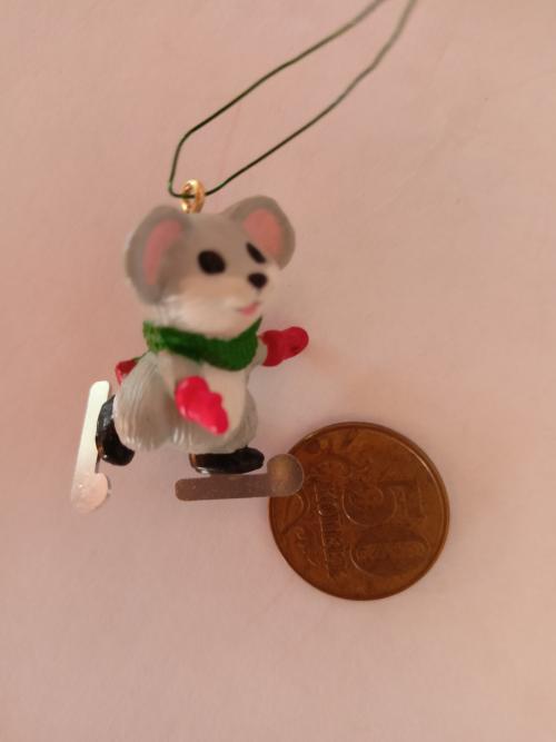 Елочная игрушка на маленькую елочку Мышонок на коньках