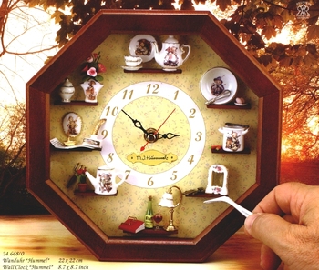 Настенные часы с миниатюрными тематическими натюрмортами