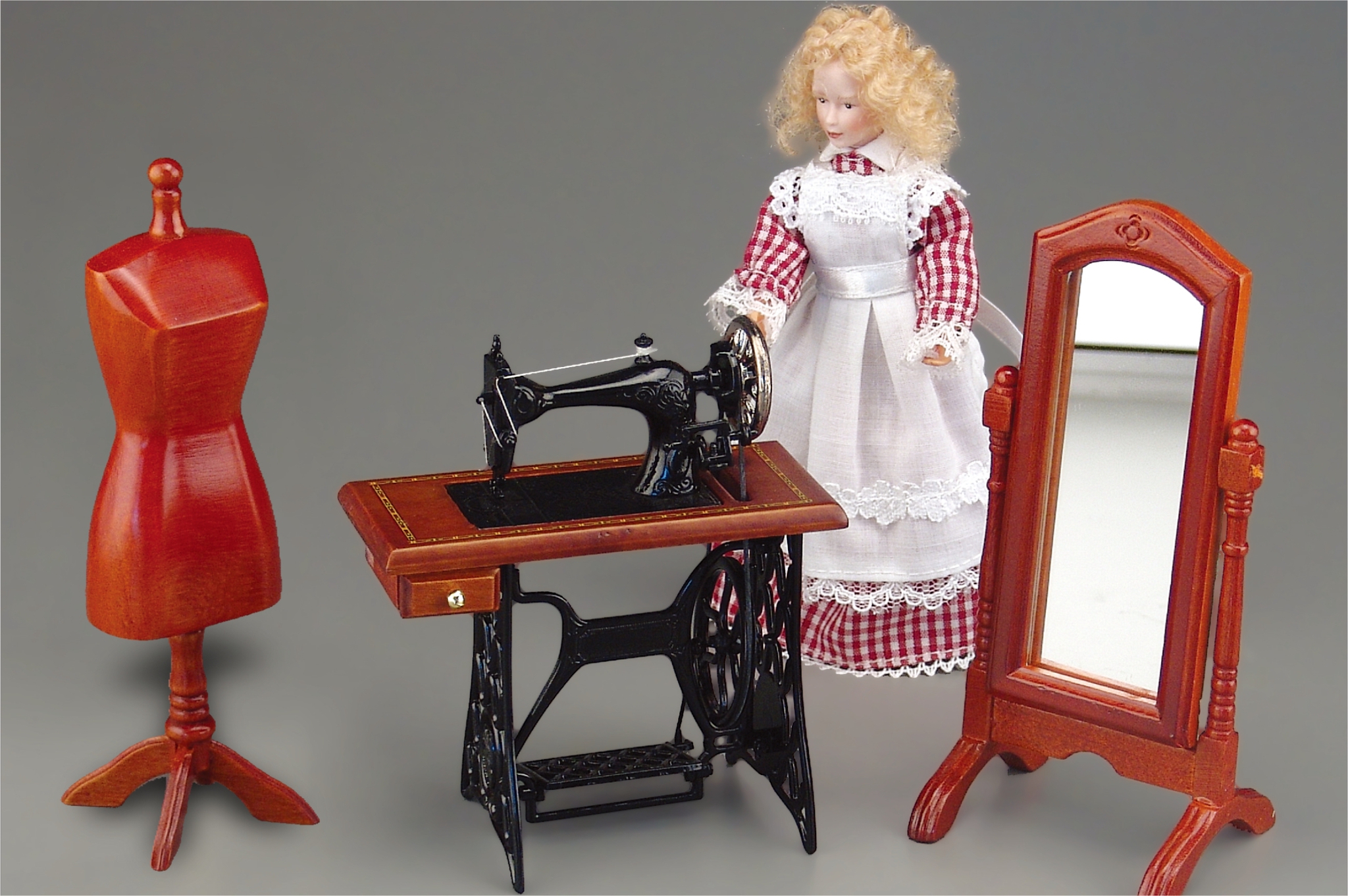 Напольное зеркало		